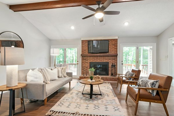 How can you install a swimming pool fence that meets UK regulations?